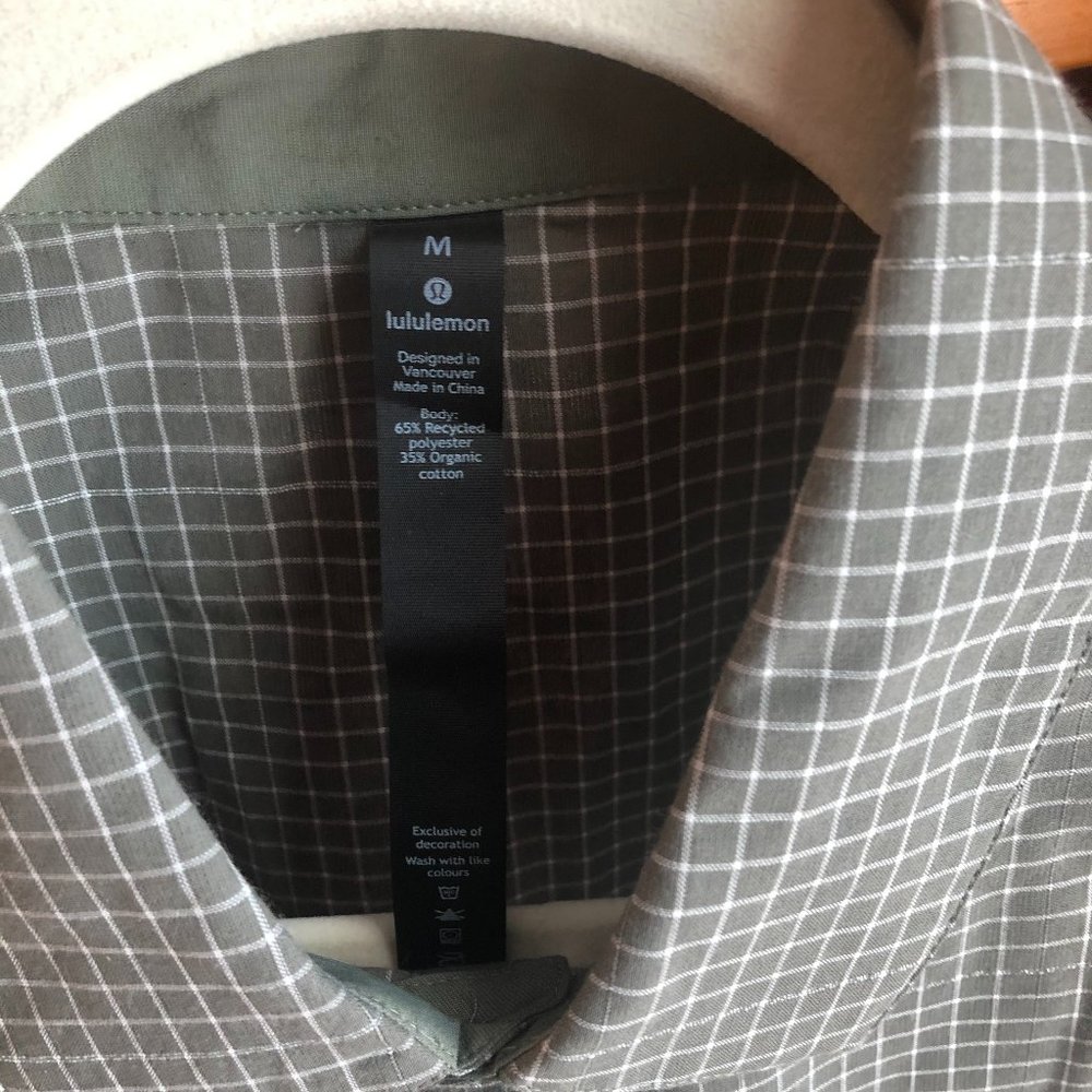 Lululemon button down short sleeve shirt